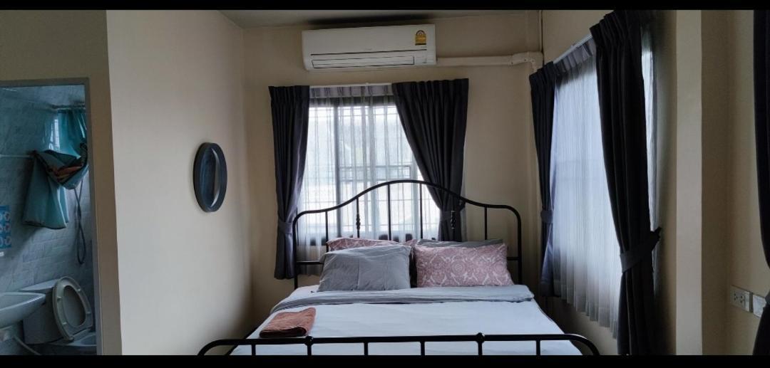 The Cube Sathorn Boutique เดอะ คิวบ์ สาทร บูติค โฮเทล Near Bts Surasak Frühstückspension