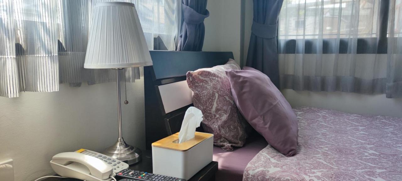 The Cube Sathorn Boutique Hotel: Modern Near Bts Surasak Bangkok